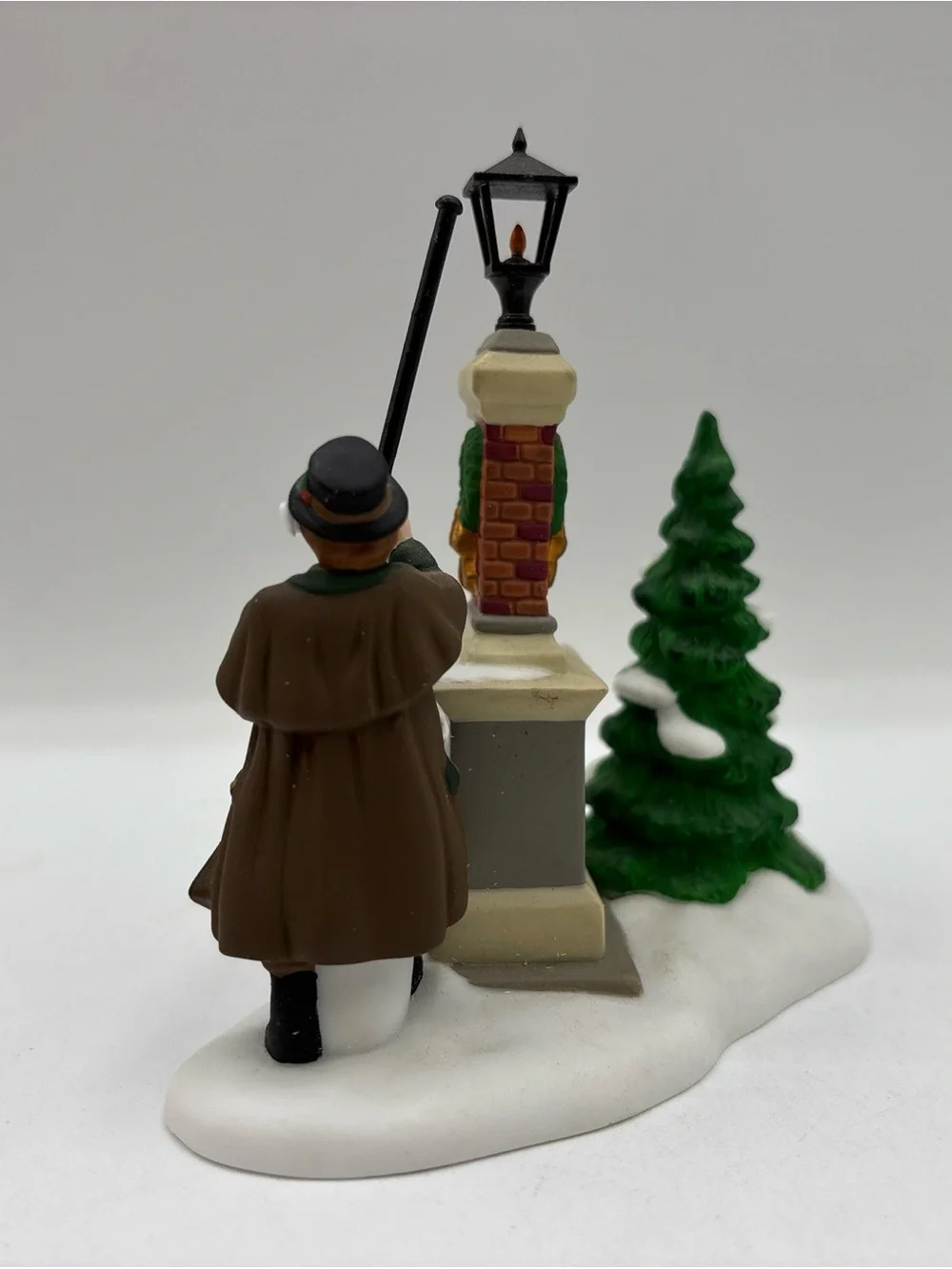 Department 56 1995 Vintage Heritage Village Collection Ye Olde Lamplighter 58393